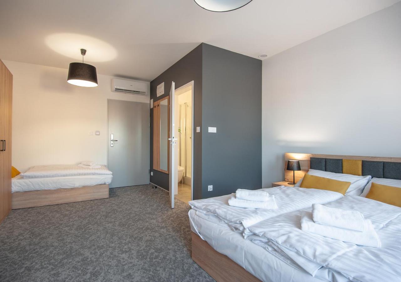 Aparthotel Gostyn Екстер'єр фото